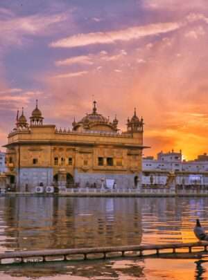 "Golden Temple: A Glorious Symbol of Faith and Splendor"